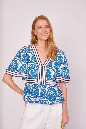 Ladies' blouse with a deep V-neck and contrasting details DERHY (SKU) P320008