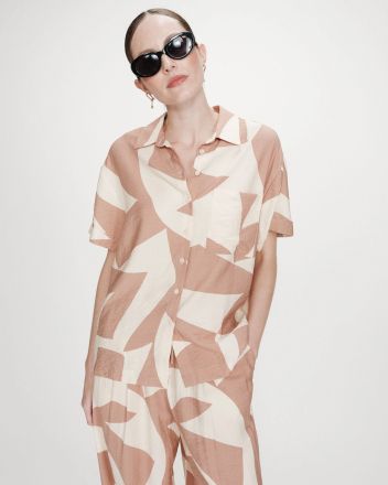 Мока риза Veil с къс ръкав - Елегантна и удобна GRACE & MILA (SKU) 17099