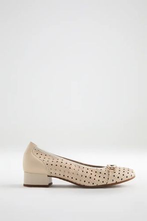 Бежови обувки с нисък ток - елегантни и удобни!PITILLOS (SKU)11123