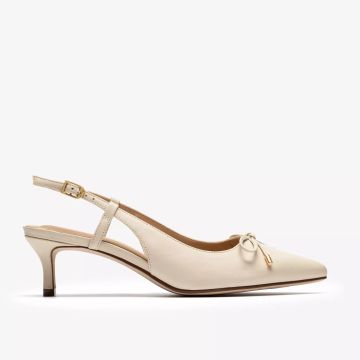 Дамски елегантни сандали тънък ток в кремаво CLARKS (SKU026186492