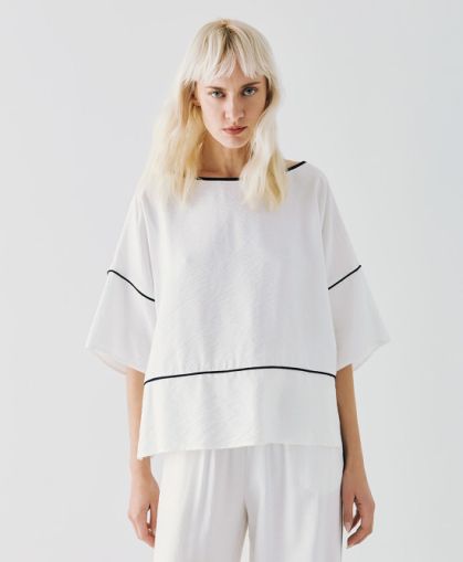 White women's batwing blouse - elegant and comfortable! ACCESS FASHION (SKU)2158