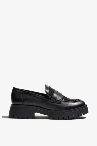 Black women's loafers - elegant and comfortable!REGARDE LE CIEL (SKU)LETICIA07