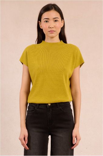 Slim sleeveless lime sweater: Elegant comfort with a high collar MOLLY BRACKEN (SKU) E1616DN