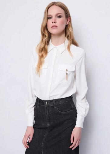 White shirt: Minimalist elegance and style GAUDI (SKU)521FD45015