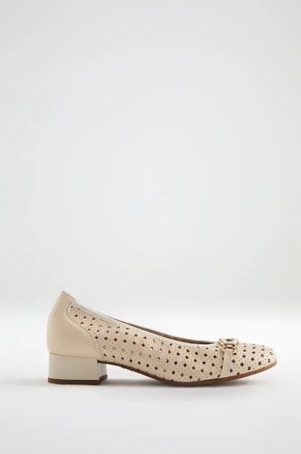 Бежови обувки с нисък ток - елегантни и удобни!PITILLOS (SKU)11123