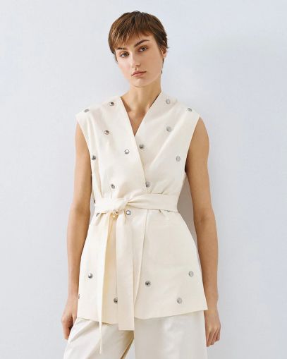 Oversized vest with eyelets - a modern and stylish choice ACCESS FASHION (SKU) 1015