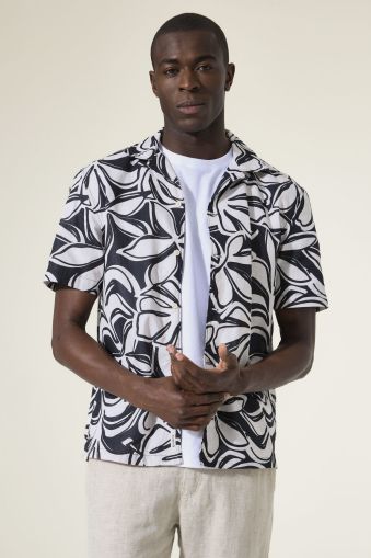 Men's short-sleeved shirt, floral print – Stylish, comfortable and perfect for summer GARCIA (SKU) P261291