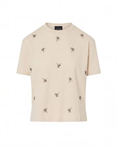 Women's T-shirt Vanilla with beads - Chic look and gentle comfort every day! ACCESS FASHION (SKU)2213.