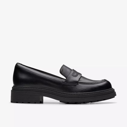 Elegant women's black genuine leather loafers – a classic style. CLARKS (SKU) 26183172