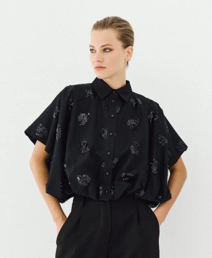 Елегантна дамска риза къс ръкав черна с блестящи пайети.ACCESS FASHION (SKU)7025