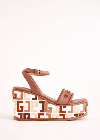 Women's sandal with a dressed platform GAUDI (SKU) V5364491