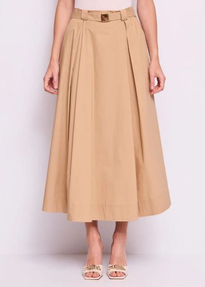 Choose the long cotton poplin skirt with darts, side pockets and a matching belt. For a comfortable and versatile look. Composition Fabric 100% cotton, lining 100% viscose