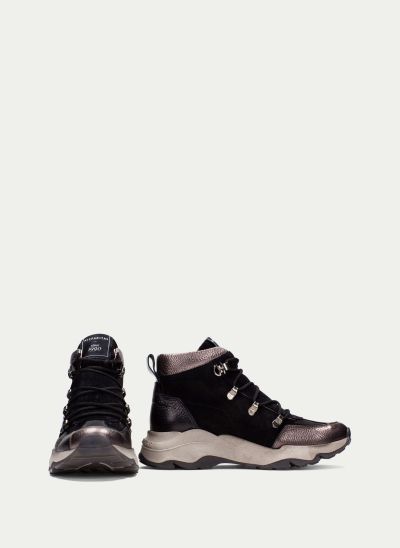 Black women's sneakers - sporty style and comfort!HISPANITAS (SKU)254323.