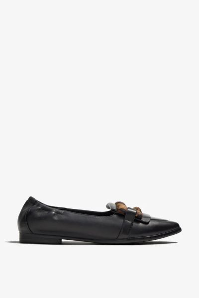 Elegant black shoes with leopard print - style and class! REGARDE LE CIEL (SKU)KENDRA01.
