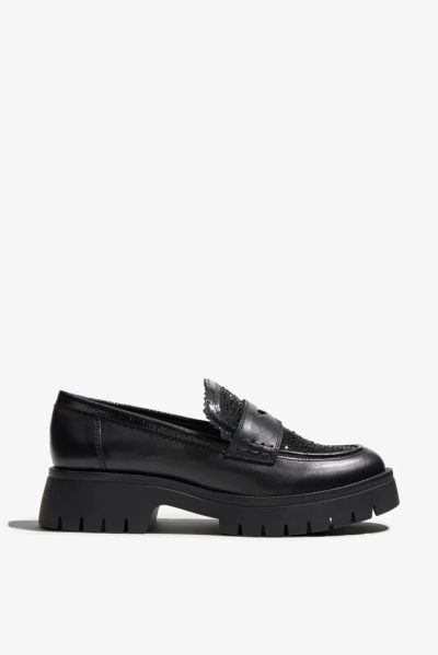 Black women's loafers - elegant and comfortable!REGARDE LE CIEL (SKU)LETICIA07