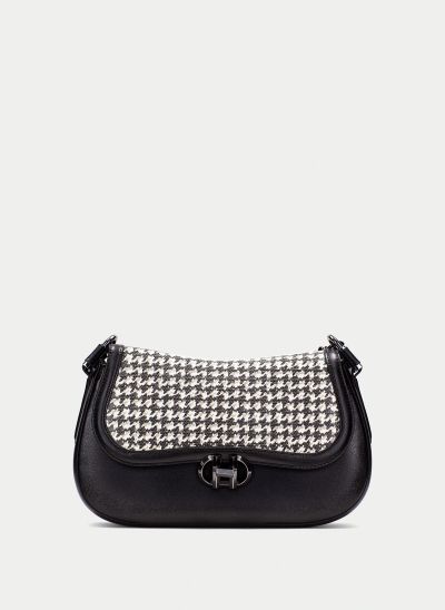 Black crescent bag with pepito - style and elegance!HISPANITAS (SKU)254150