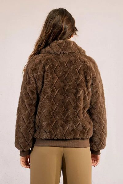 Дамско яке със свободна кройка и къс косъм MOLLY BRACKEN (SKU) P1813BDH