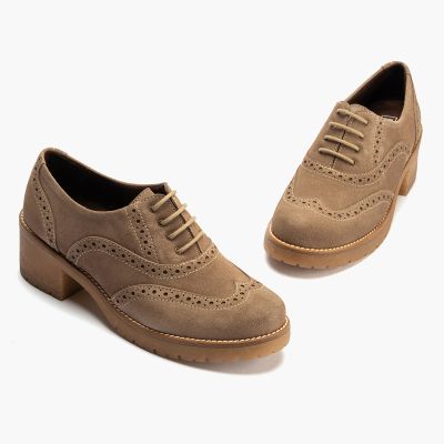Light brown shoes with a thick heel - elegance and comfort!PITILLOS (SKU)20226