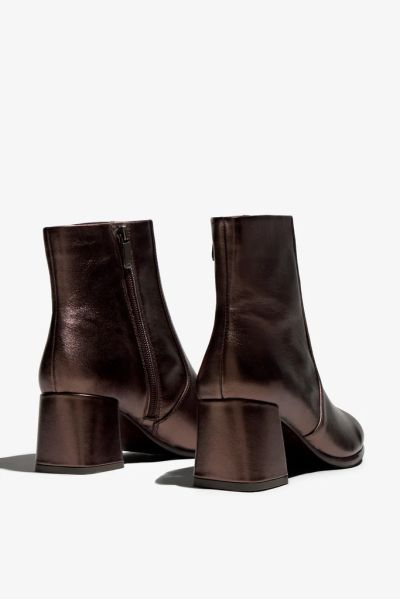 Burgundy Boots: Elegance and Style for You! REGARDE LE CIEL (SKU) MILLIE01