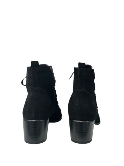Elegant suede lace-up boots - comfort and style!REGARDE LE CIEL (SKU)JOLENE30
