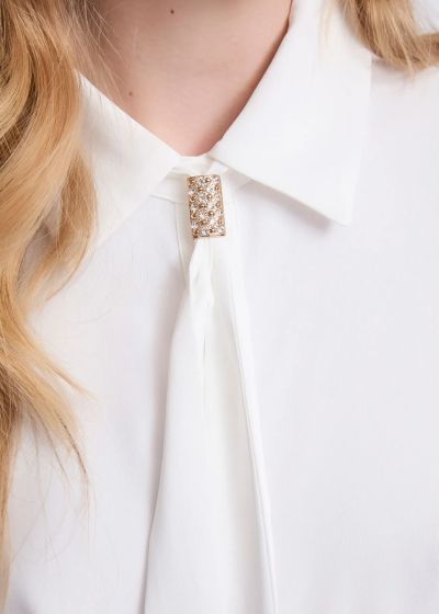 White collared shirt: Elegant and stylish! GAUDI (SKU)521FD45008