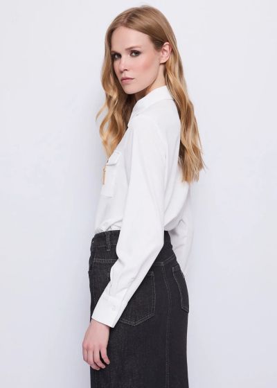 White shirt: Minimalist elegance and style GAUDI (SKU)521FD45015