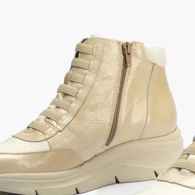 Creamy beige patent leather sports boots PITILLOS (SKU)10916