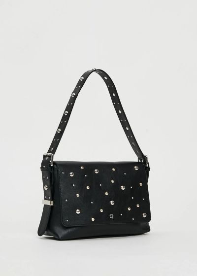 Черна чанта с капси през рамо - стил и елегантност GAUDI (SKU) 12451