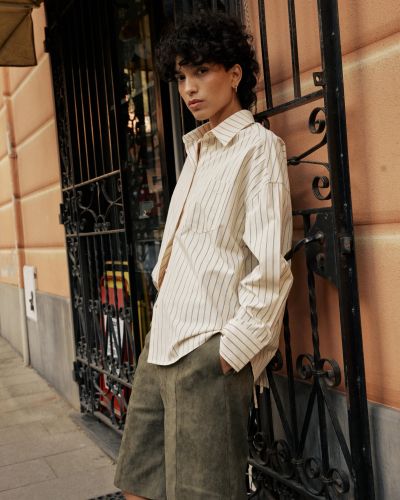 Дамска оувърсайз риза VALERIE - стилена небрежност GRACE & MILA (SKU) 17025