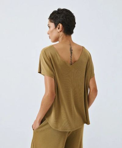 Дамска блуза с V-образно деколте ACCESS FASHION (SKU)2111.