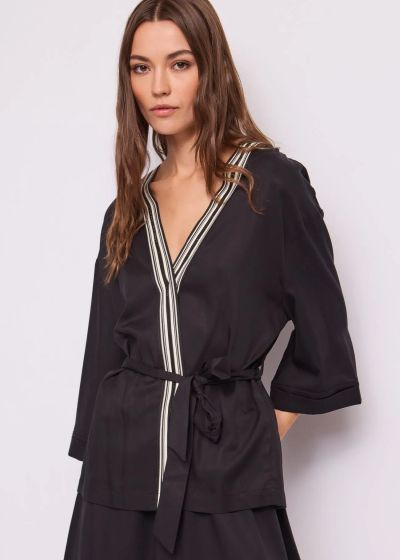 Женско черно кимоно - стил и изисканост GAUDI (SKU) 611BD35026