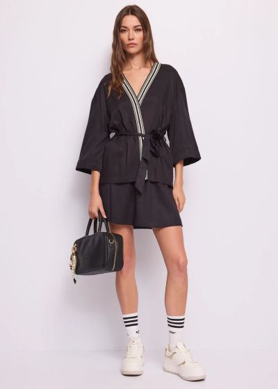 Женско черно кимоно - стил и изисканост GAUDI (SKU) 611BD35026