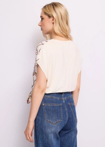 Елегантна жоржет блуза с V-образно деколте и къси ръкави GAUDI (SKU) 611BD64054