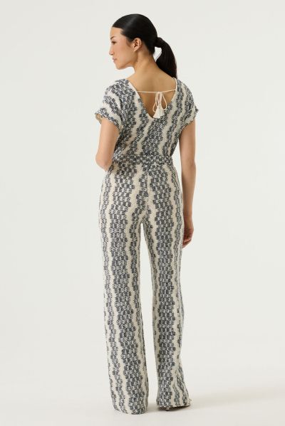 Women's blouse with V-neck and short sleeves GARCIA (SKU) O260004