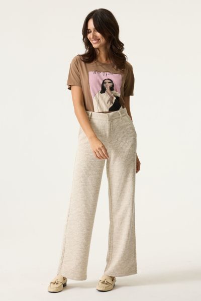 Women's T-shirt with an impressive GARCIA print (SKU) N260203