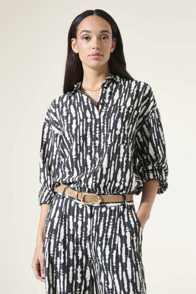 Black and white long-sleeve shirt with print - elegant look GARCIA (SKU) N260230