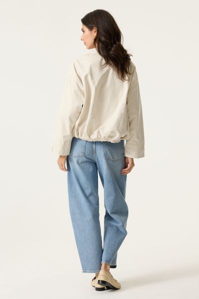 Women's bomber jacket with high collar GARCIA (SKU) GJ2600204