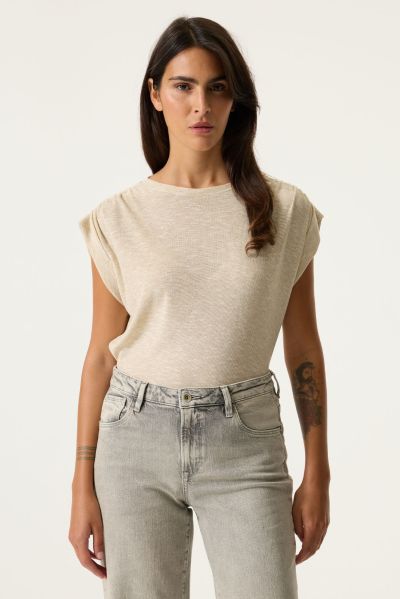 Дамска блуза с деликатен брокат и къси ръкави GARCIA (SKU) N260204