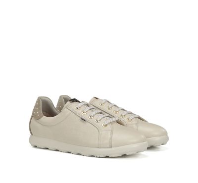 Кремави Дамски Спортни Обувки - Ежедневни и Удобни FLUCHOS (SKU)2439