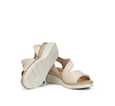 Кремави сандали на платформа - елегантни и удобни!FLUCHOS (SKU)2137.