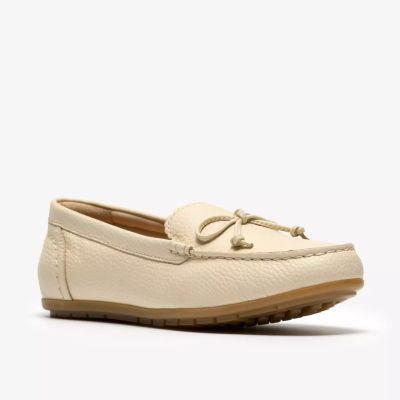 Cream loafers: Classic comfort and style!CLARKS (SKU)26186932
