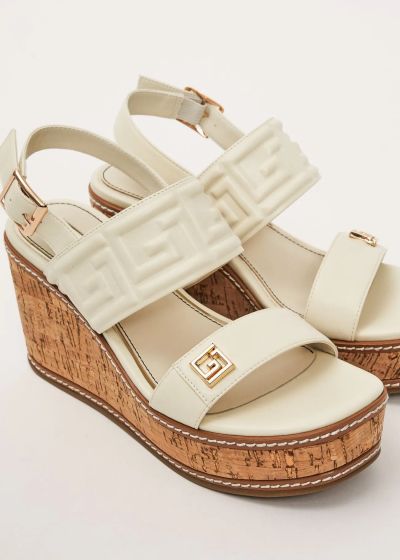 Cream platform sandals with strap - elegance and comfort GAUDI (SKU) V6365100