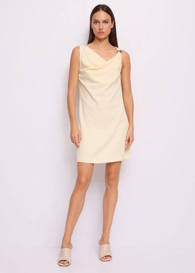 Вталена дамска рокля над коляното - елегантност и стил GAUDI (SKU) 611FD15036