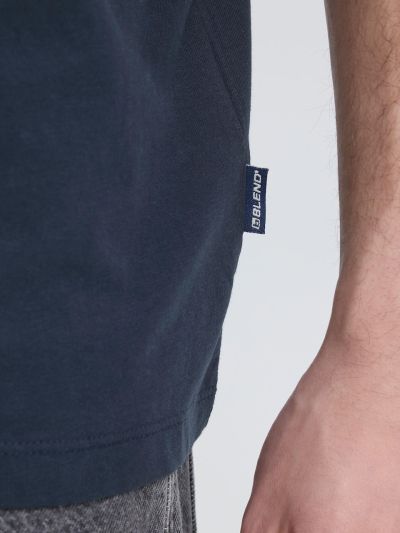 Мъжка тениска с принт на гърба - стил и комфорт BLEND (SKU) 20720618