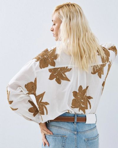 White shirt with embroidery - elegant freedom & color accent ACCESS FASHION (SKU) 8008