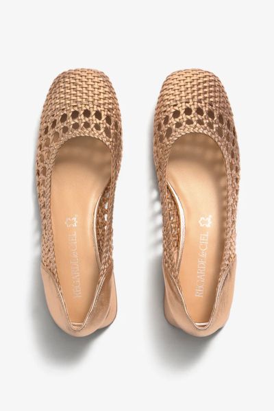 Gold low-heeled shoes - elegant and comfortable! REGARDE LE CIEL (SKU)LOLA05