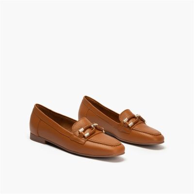 Brown women's low-heeled loafers - elegance and comfort!PITILLOS (SKU)11140.