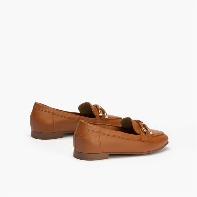 Brown women's low-heeled loafers - elegance and comfort!PITILLOS (SKU)11140.