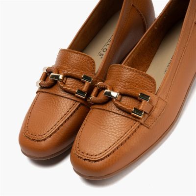 Brown women's low-heeled loafers - elegance and comfort!PITILLOS (SKU)11140.