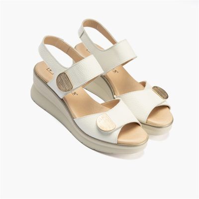 Бели сандали на платформа - елегантност и комфорт!PITILLOS (SKU)11064